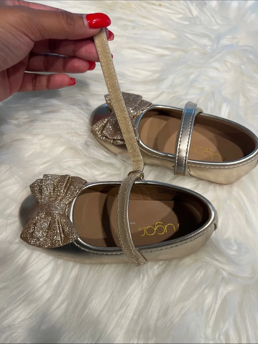 NWOT Girls Metallic Gold Mary Jane Shoes with Glitter Bow size 7M